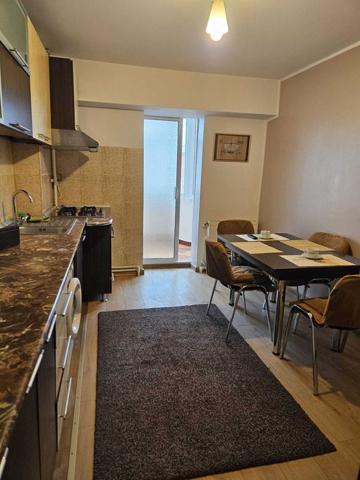 Inchiriez apartament impecabil