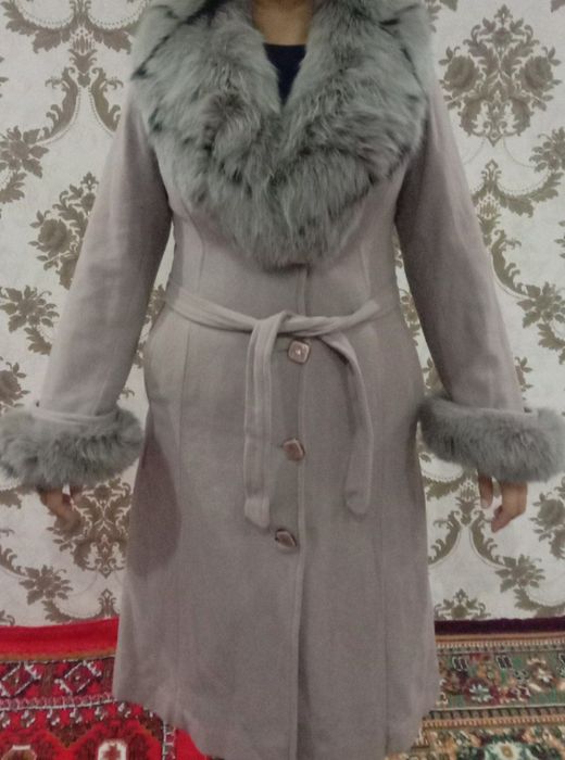 Пальто  сотилади .