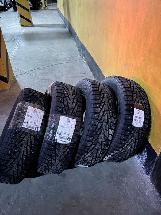 235/65/17 SUV шипованные шины продам