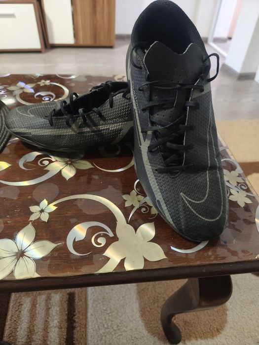 Ghete Nike Phantom mărimea 42,5