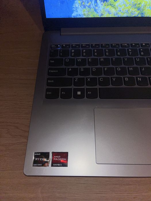 Laptop Lenovo IdeaPad 3 - Ryzen 5,8GB RAM, SSD 512GB