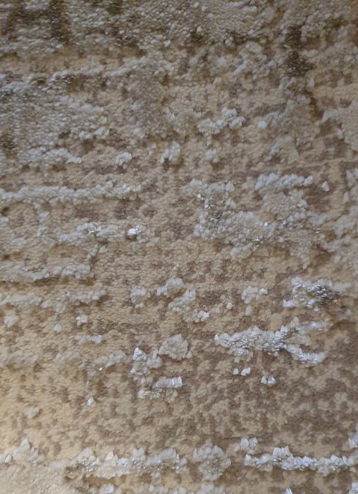 Vand Covoare noi diferite dimensiuni. Preturi între 300/ 500  Ron