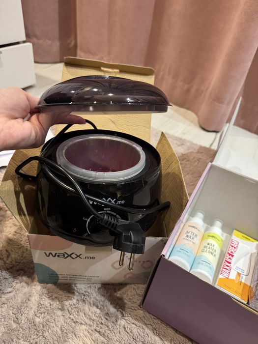 Кола маска WAXX в отлично състояние