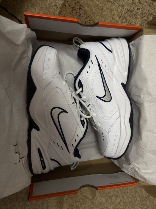 Кроссовки Nike Air Monarch IV