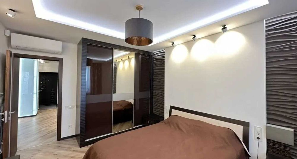Дава се под наем Двустаен апартамент в София, Център - 55 кв.м за 407.49 € - Снимка #3