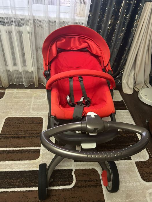 Коляска Stokke Xplory V3 красная