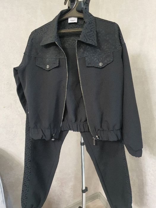 Продам спортивный костюм.