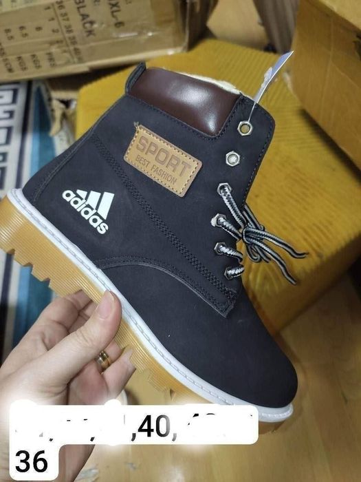 Ghetute si ugg-uri pret redus