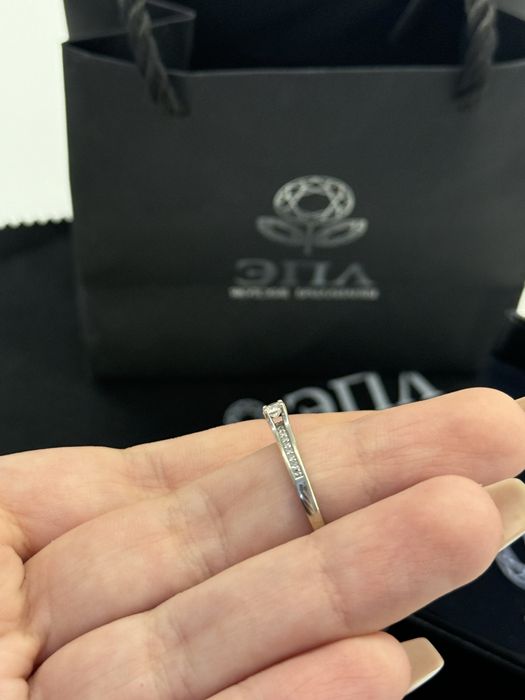 Белое золото кольцо