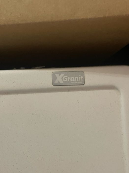 Гранитна мивка бяла със батерия