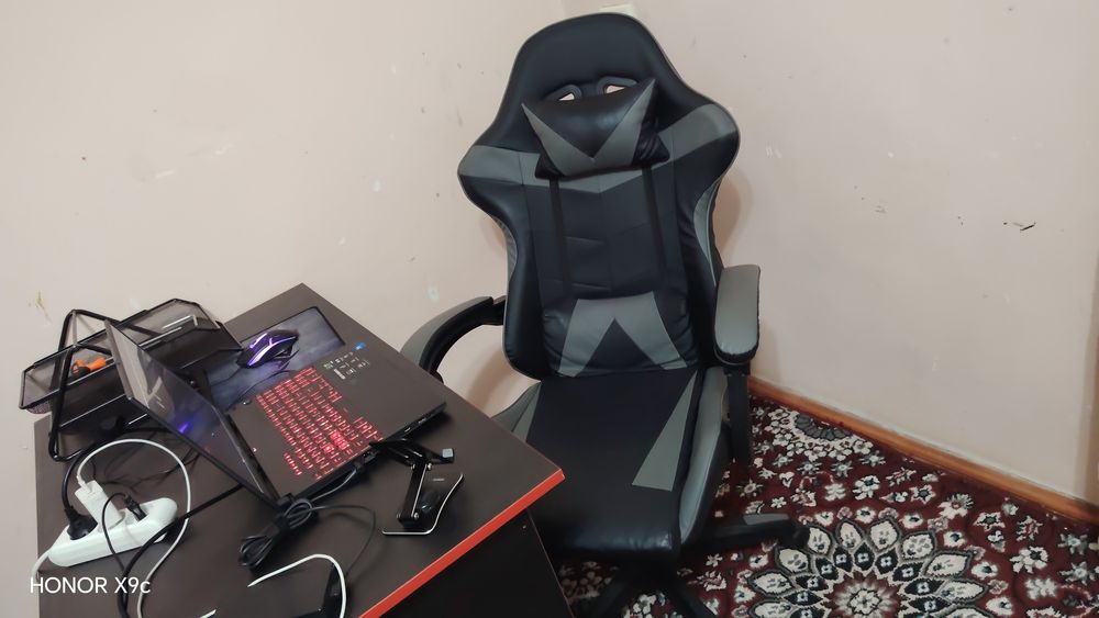Игровое кресло подойдет для работы или чтобы просто играть игры
