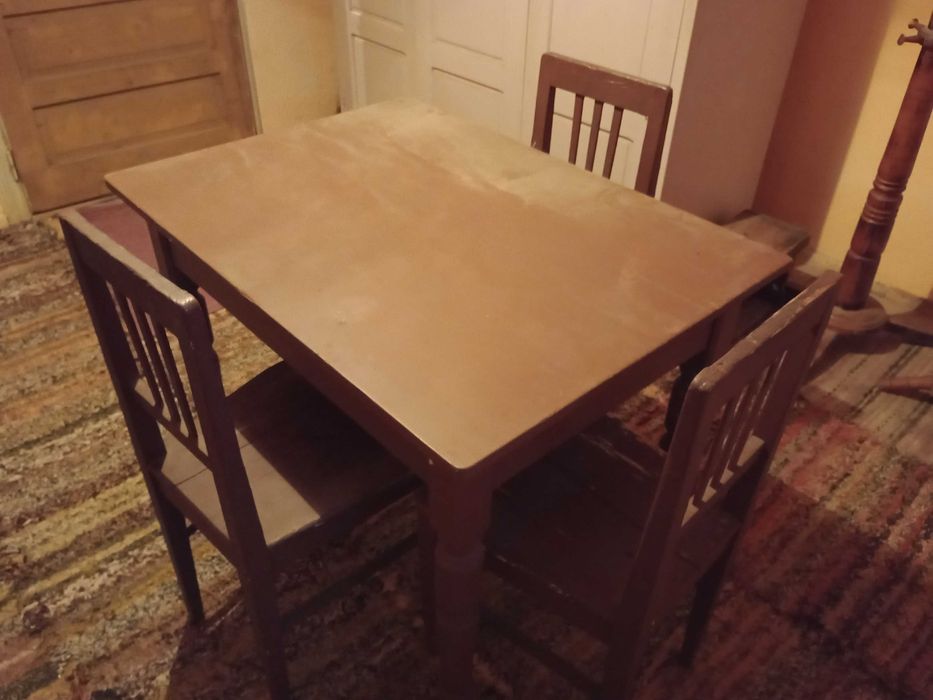 Masa stabila cu scaune