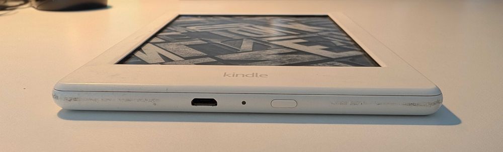 Kindle 8th Generation (2016) – perfect pentru citit fără oboseală