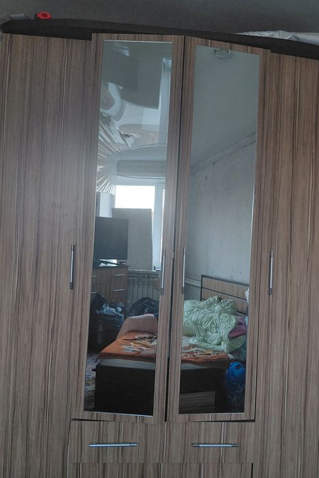 Продам спальный гарнитур