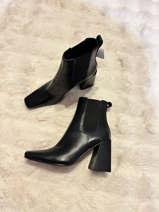 Botine/cizme scurte din piele naturala moale