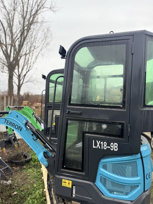 Професионален Мини Багер 2 Тона 25кс водно охлаждане