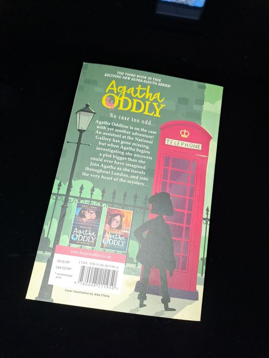 Книга "Agatha Oddly"