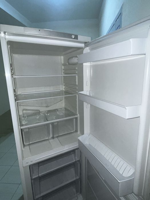 Холодильник indesit