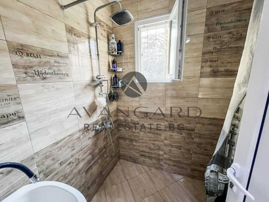 Продава се Тристаен апартамент в Пловдив, Кючук Париж - 84 кв.м за 1147 €/кв.м - Снимка #5