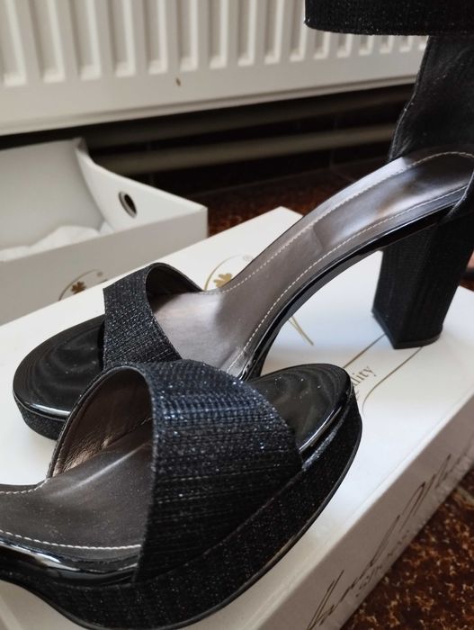 Дамски обувки (чисто нови)  НОВИ