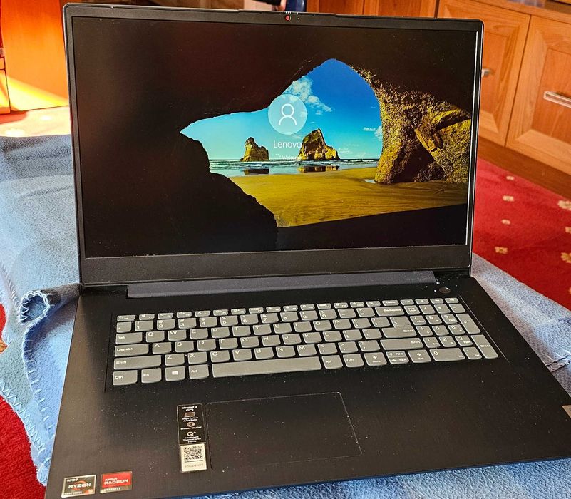 Laptop LENOVO 17' +4 tb +20 GB Ram