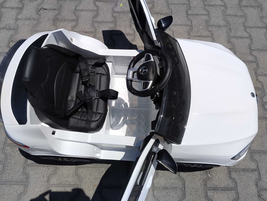 MERCEDES Акумулаторен джип GLC63 бял QLS 5688