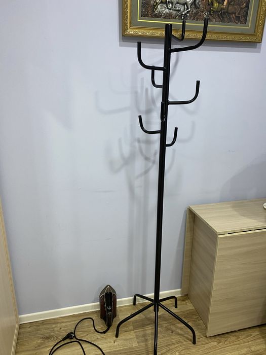 Продам вешалку для одежды