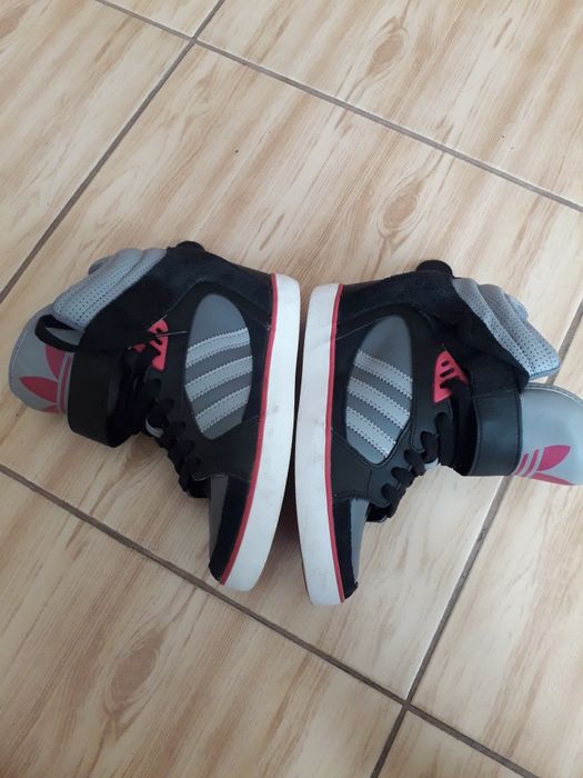 Адидас на платформа