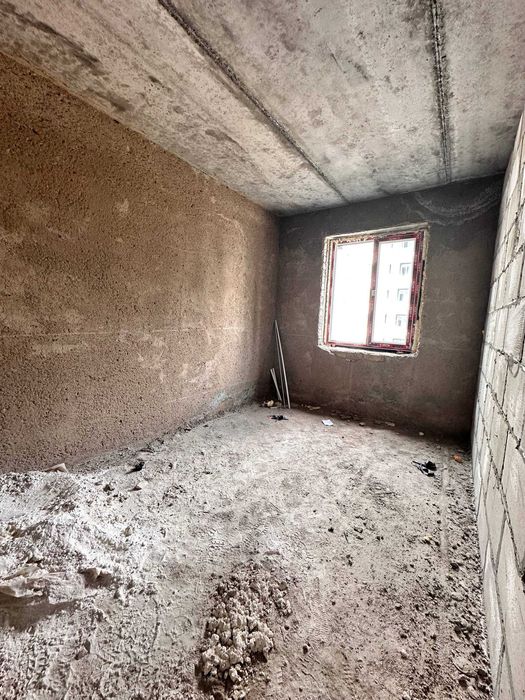 qorasuvda 71 kvadratli kvartiramiz atigi 15 000$ ga sotuvga chiqdi