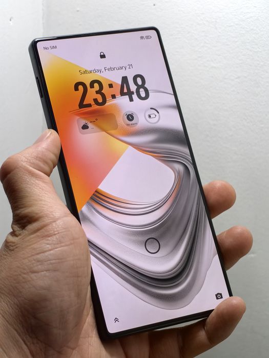 ZTE Nubia Z70 Ultra 12/256 Gb sotiladi