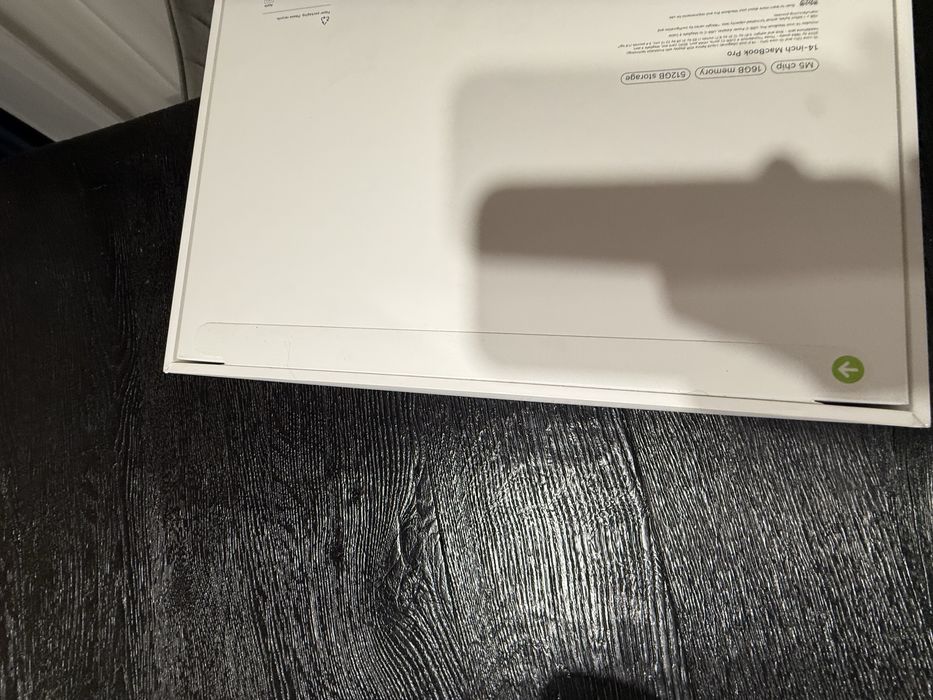 MacBook Pro 14 inch M5 16 GB 512 GB nou