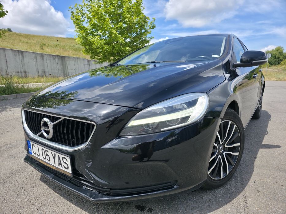 VOLVO V40 2018 — imagine 3