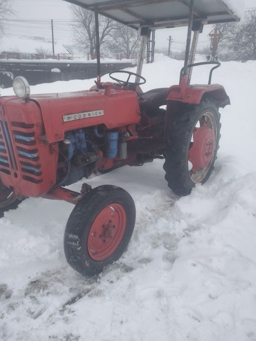 Tractor Mc cormic  cu cositoare