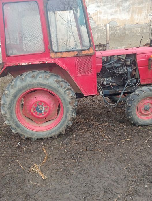 Vând tractor Fiat 55cp și semanatoare
