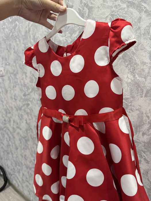 красное горошек платье детская