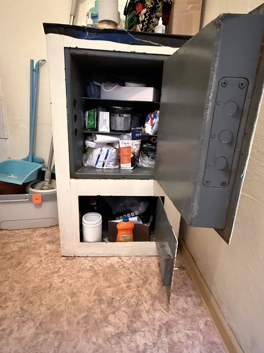 Продам сейф противопожарный