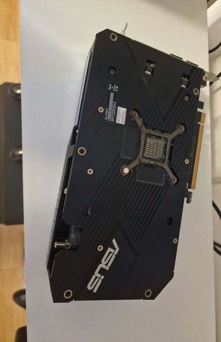 Asus Dual Radeon Rx 6600-in stare foarte buna de folosire