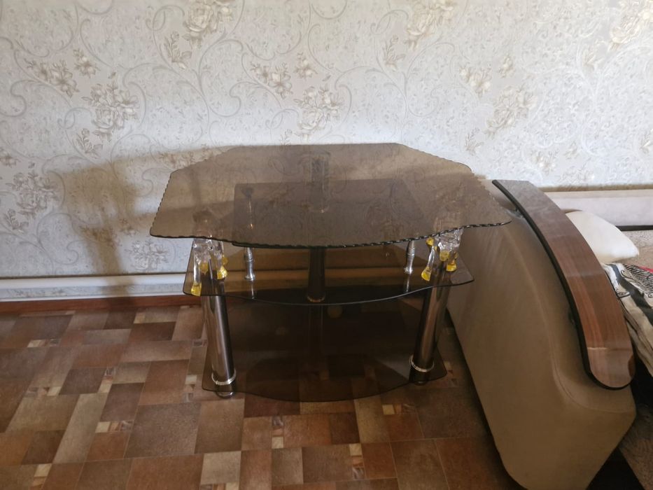 Стеклянная подставка