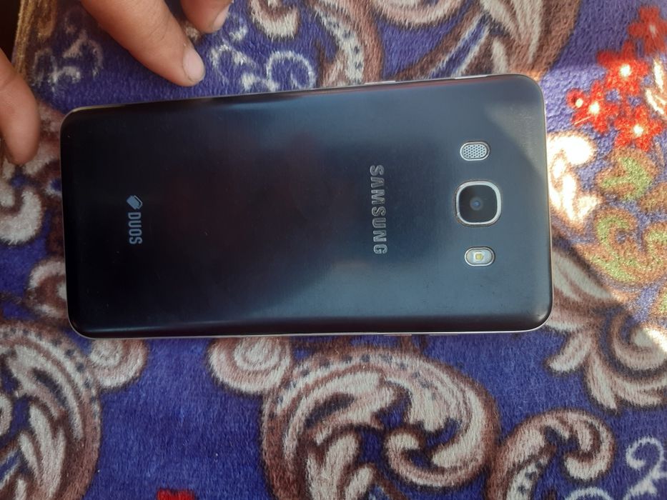Samsung Galaxy J 7