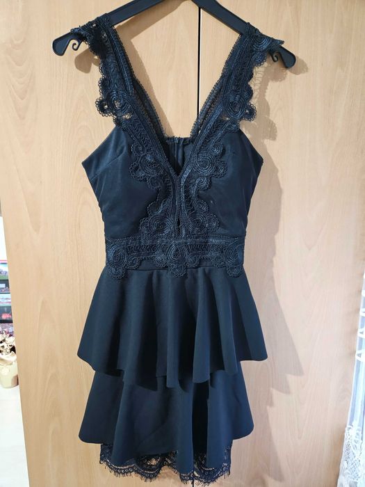 Елегантна дамска черна рокля