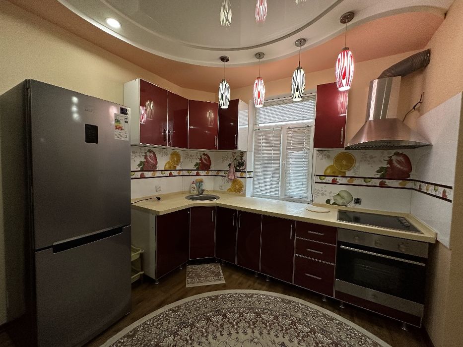 Айбек метро 3 хонали квартира арендага берамиз.