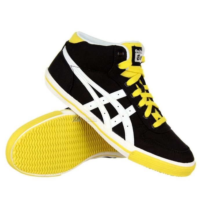 Asics ONITSUKA Tiger, номер 37 1/2

Произведени в Камбоджа.