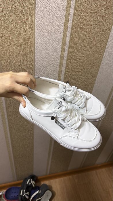 Кеды женские белые