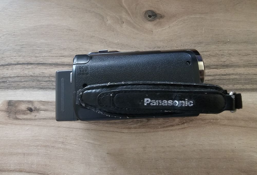 Panasonic SDR-S50 Camcorder - с 32GB SD карта + батерия