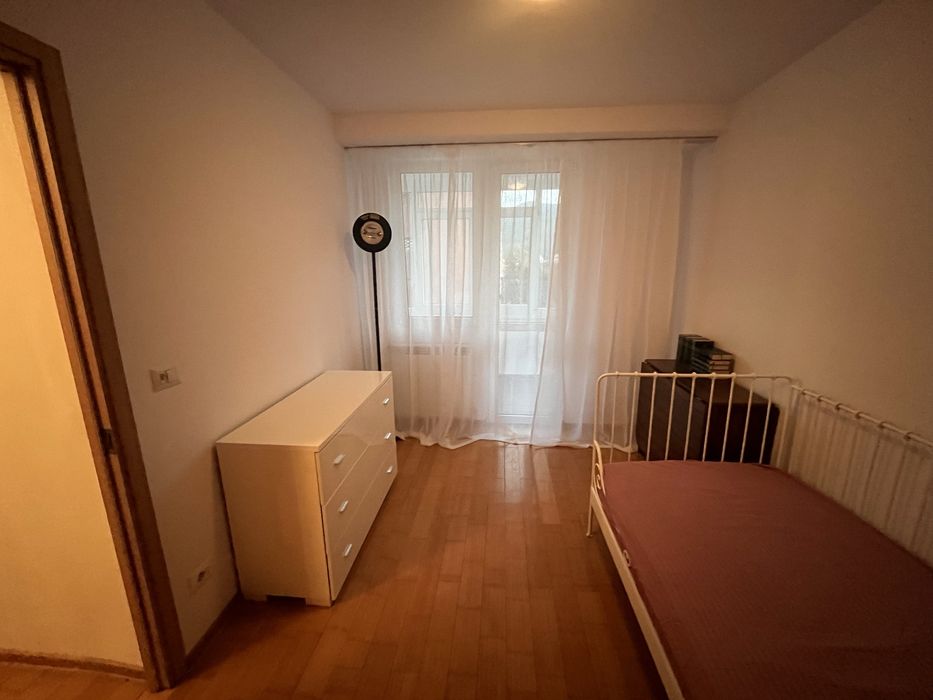 Inchiriez apt 3 camere,zona ultracentrala,proaspat renovat si utilat,