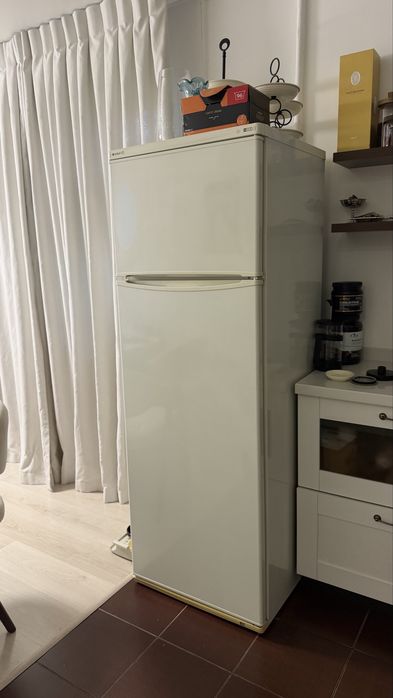 Холодильник Indesit