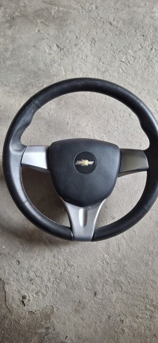 Рул от спарка стояло на матизе.
Без аирбаг
Спарк рул сотилади м