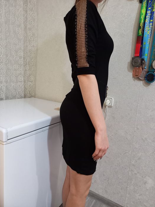 Продам чёрное платье