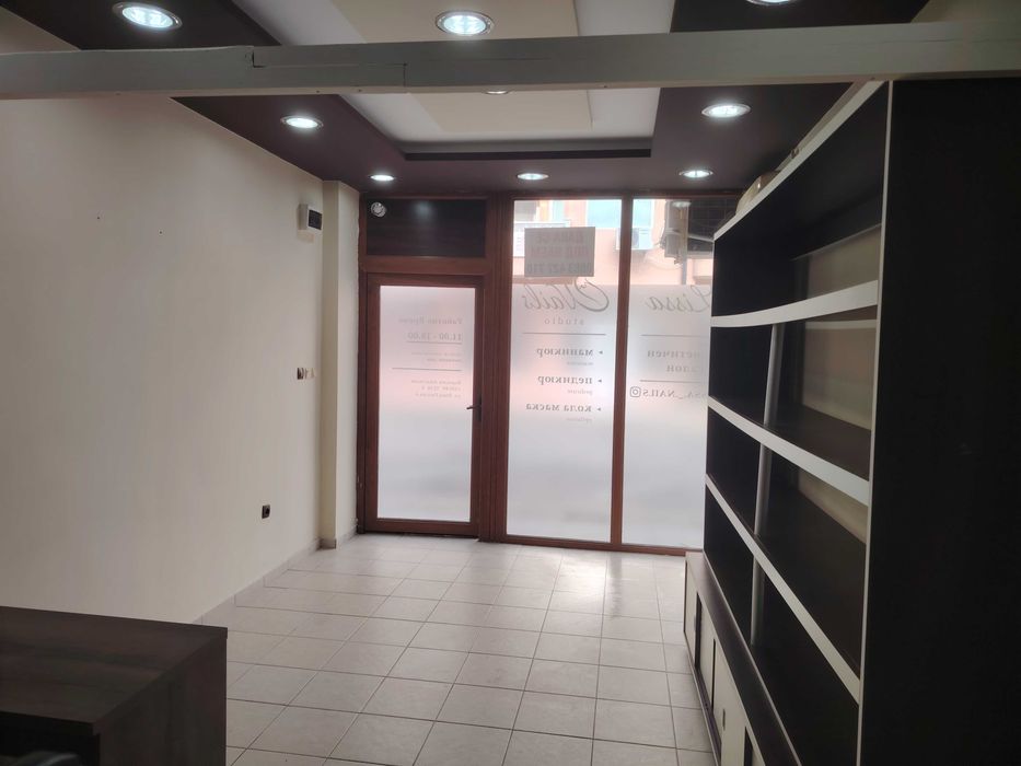 Отдава се помещение под наем