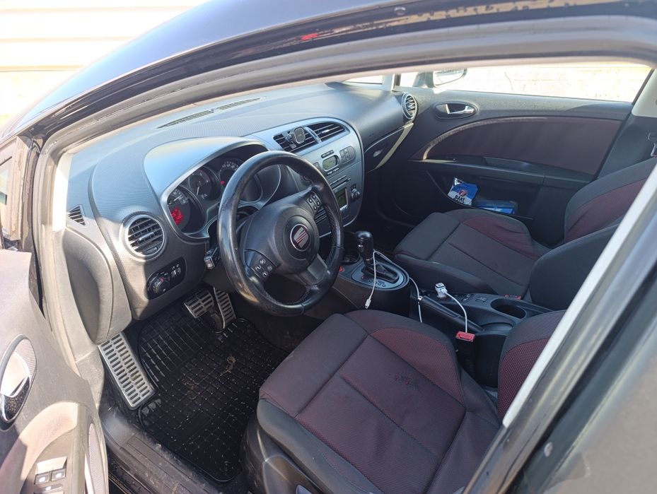 Seat Leon automat dsg schimb cu atv sau cabrio